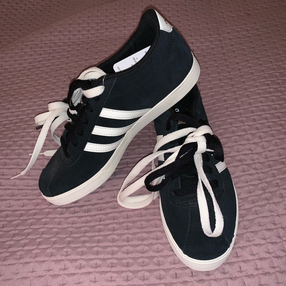 Adidas Sneakers